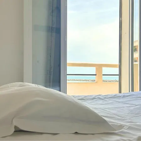 Le Hotel