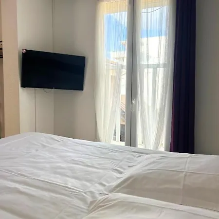 Hotel Le Carnon-Plage