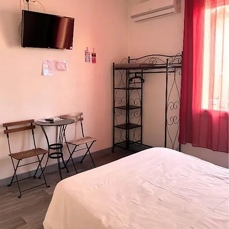 Le Hotel 2*