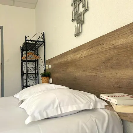 Le Otel