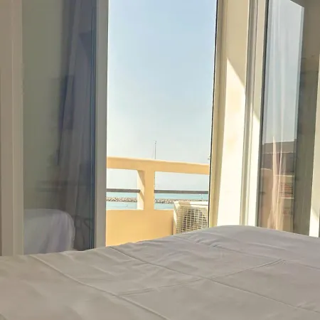Le Ξενοδοχείο 2*