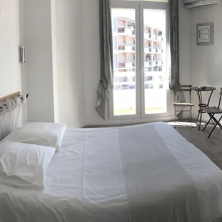 卡农酒店 酒店 2*