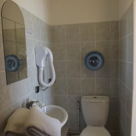 Le Hotel 2*