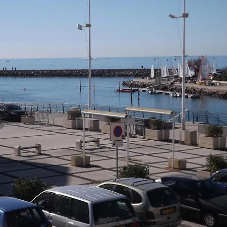 Le 2* Carnon-Plage
